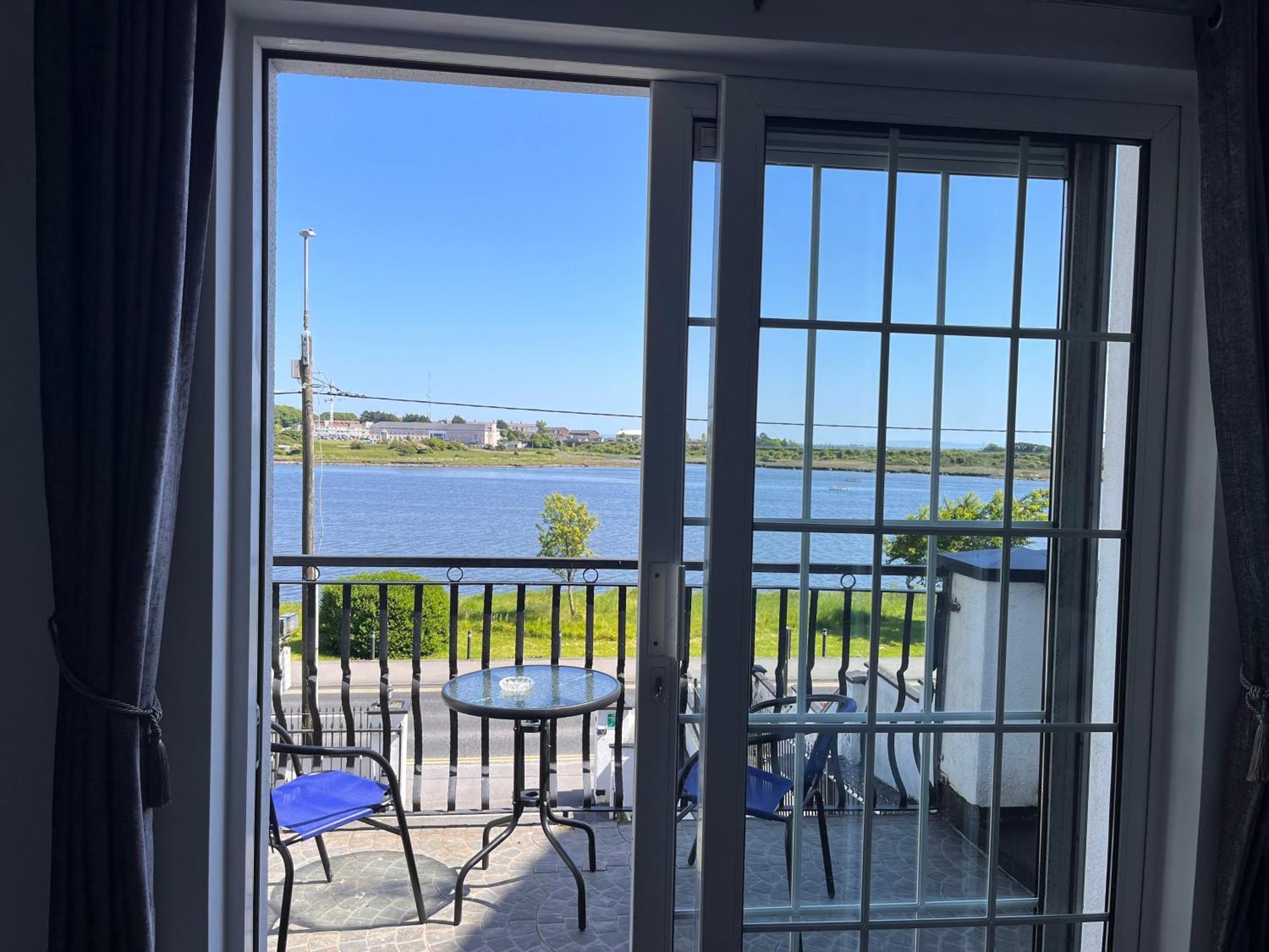 Hotel The Light House à Galway Chambre photo